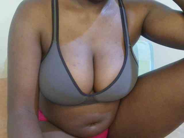 pretty-lioness webcam