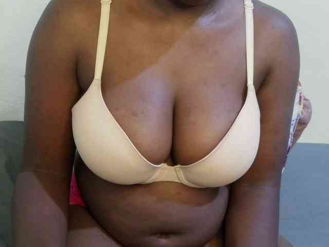 pretty-lioness webcam