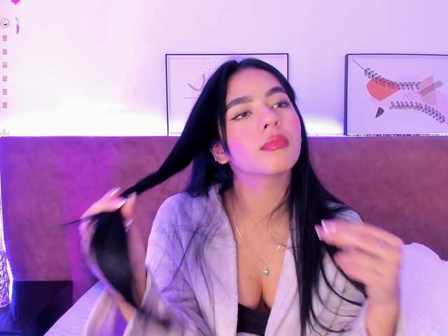 Kyraaa live cam on BongaCams