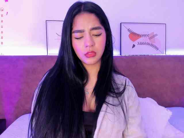 Kyraaa webcam