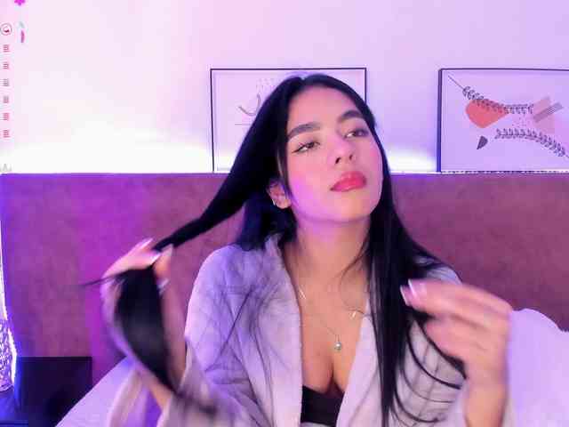 Kyraaa webcam