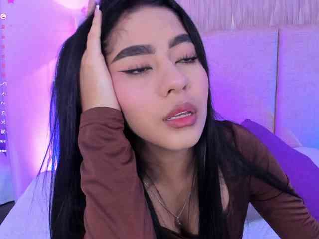 Kyraaa webcam