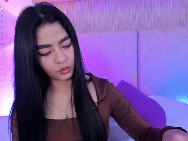 Kyraaa webcam