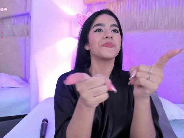 Kyraaa webcam