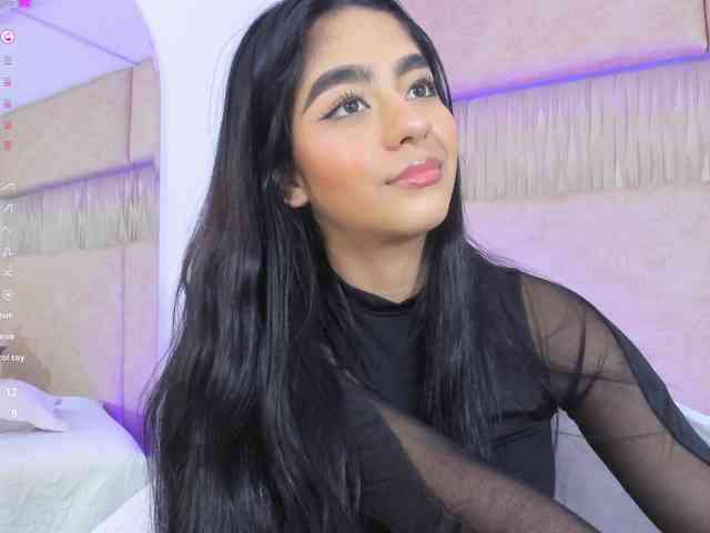 Kyraaa webcam