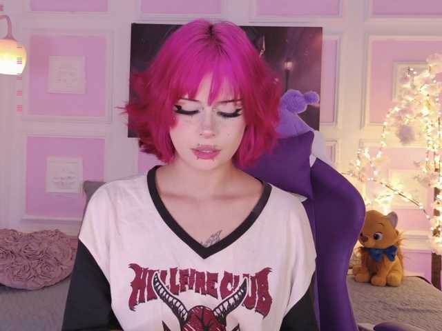 Kathybecker, live now on BongaCams
