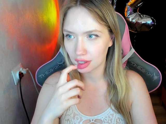 NicoleRicci's BongaCams show and profile