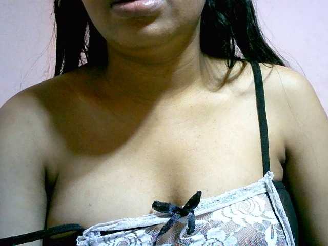 Minou20 live cam on BongaCams