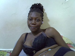 juicy-bella
