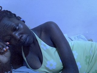 juicy-bella's Live Webcam