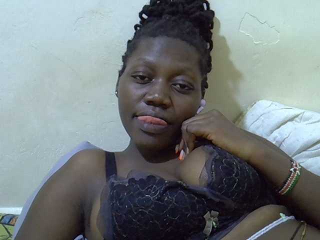 juicy-bella