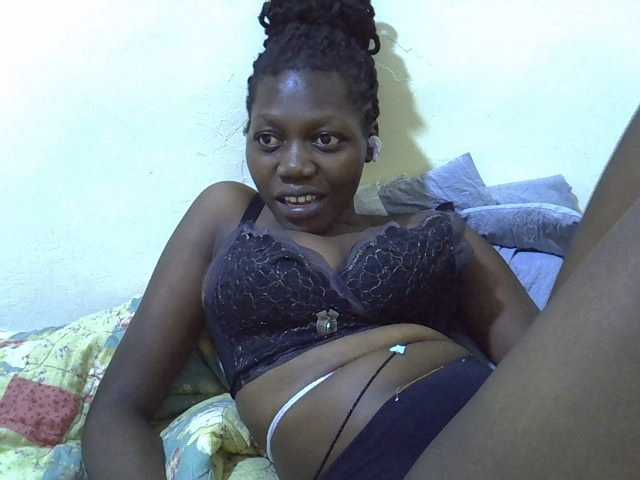 juicy-bella