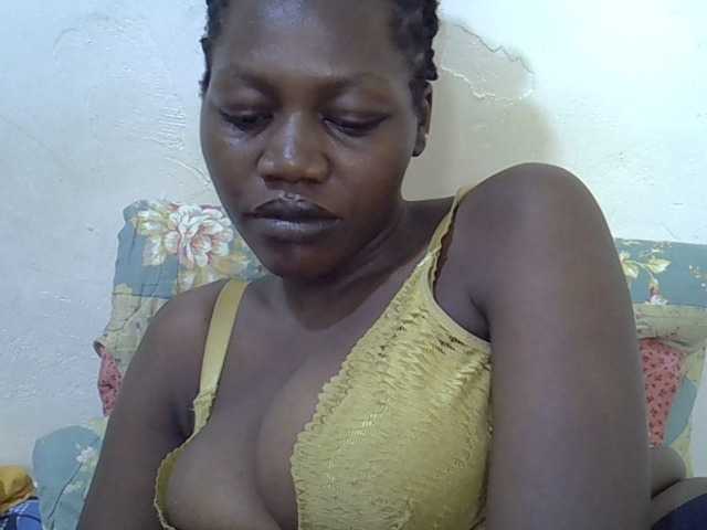 juicy-bella
