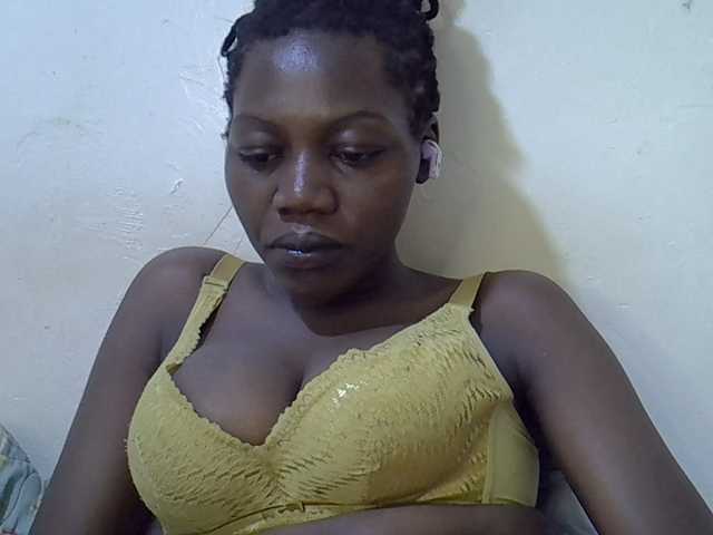 juicy-bella