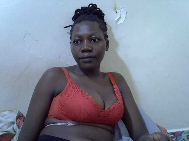 juicy-bella