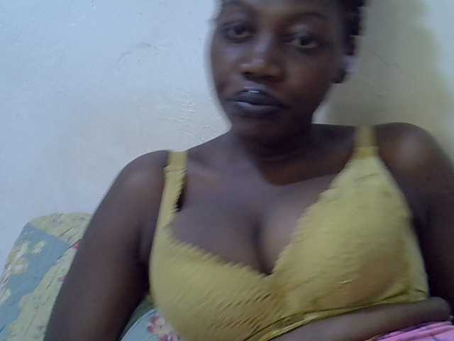 juicy-bella
