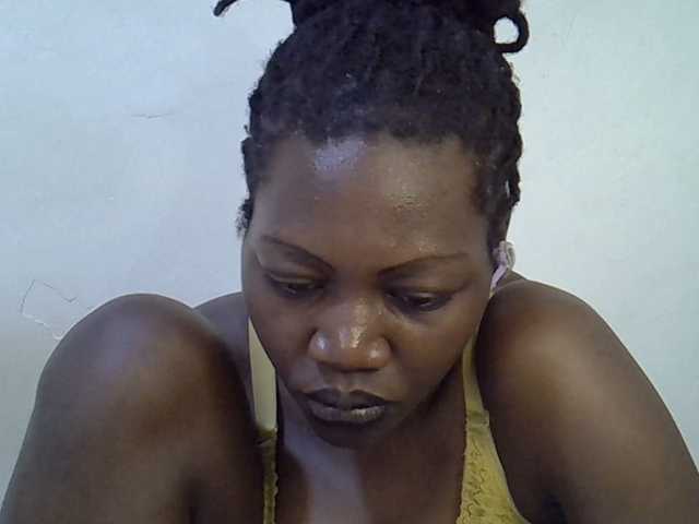 juicy-bella