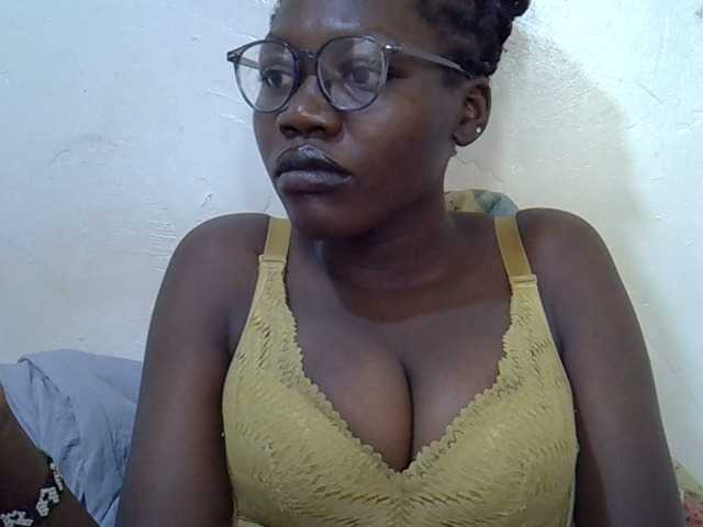 juicy-bella