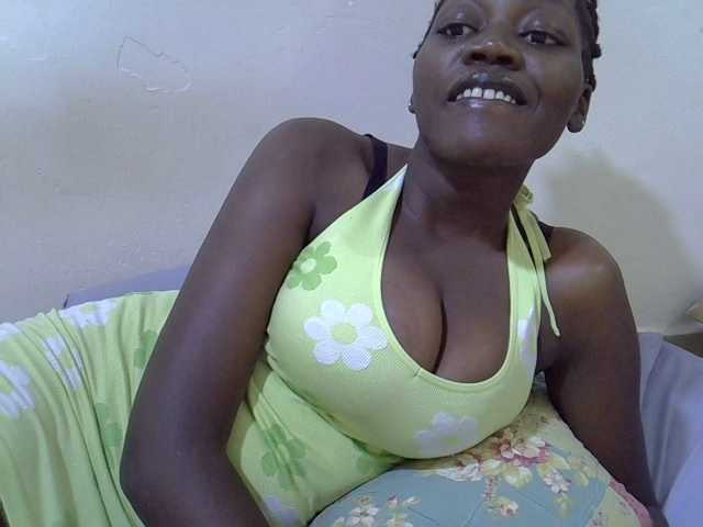 juicy-bella