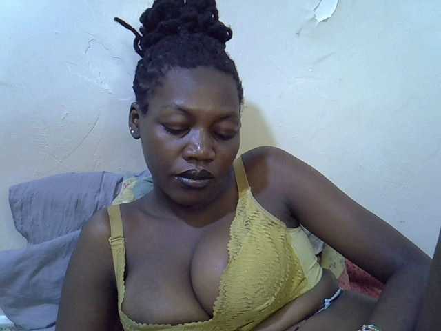 juicy-bella