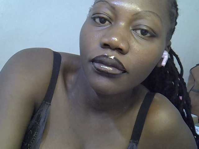 juicy-bella
