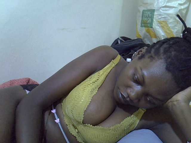 juicy-bella