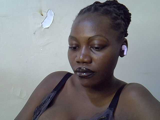 juicy-bella live cam