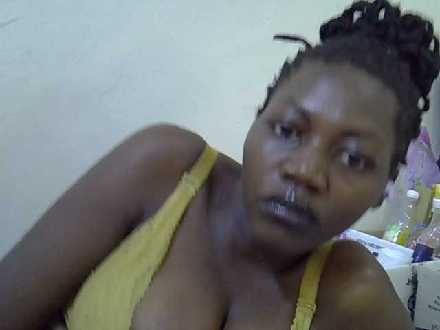 juicy-bella