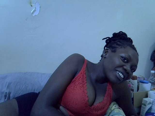 juicy-bella