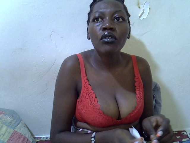 juicy-bella