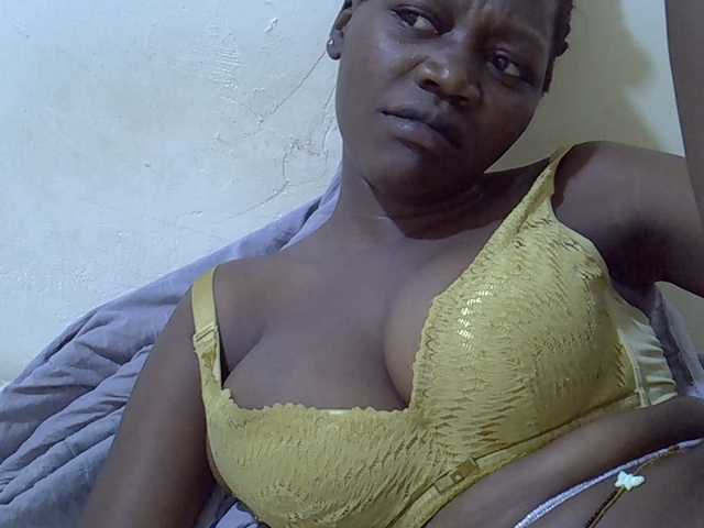 juicy-bella