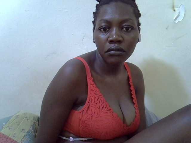 juicy-bella