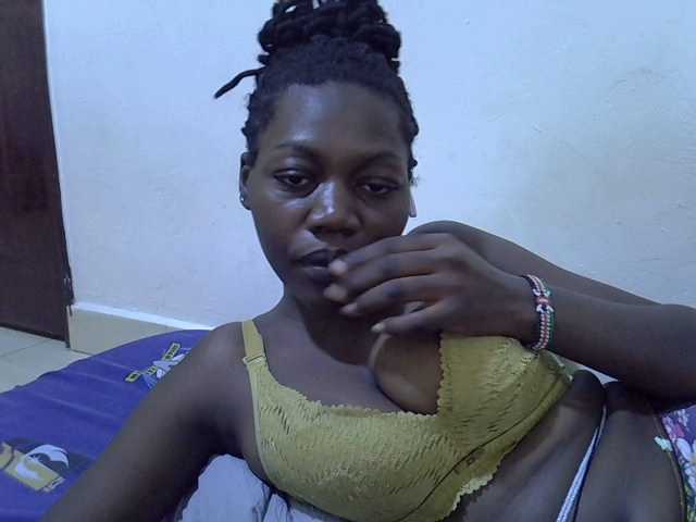 juicy-bella