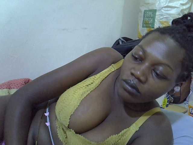 juicy-bella