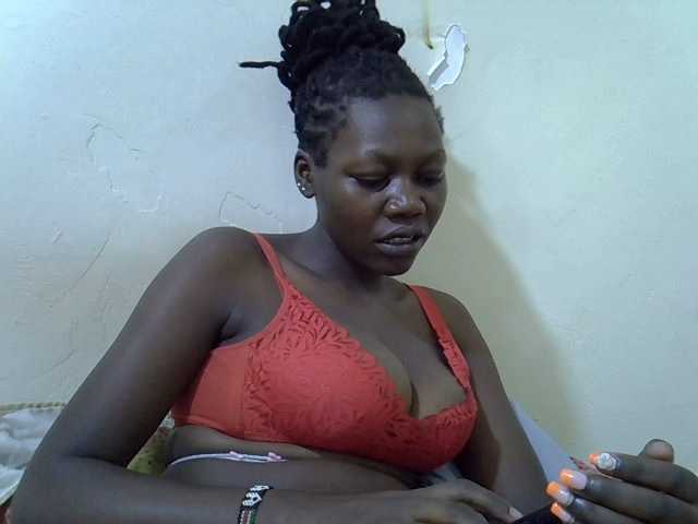 juicy-bella