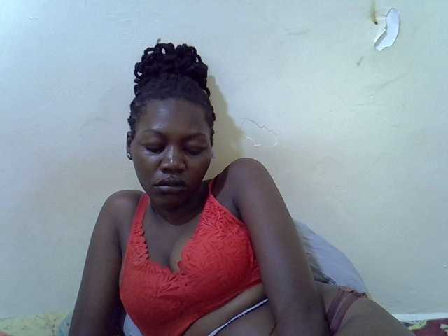 juicy-bella