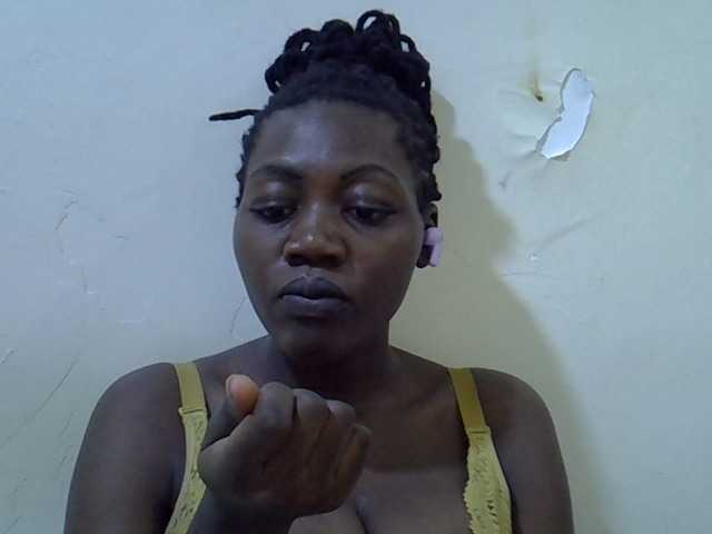 juicy-bella