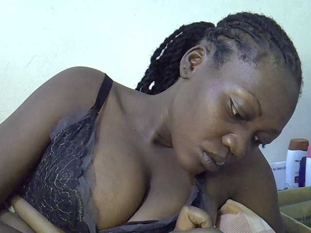 juicy-bella