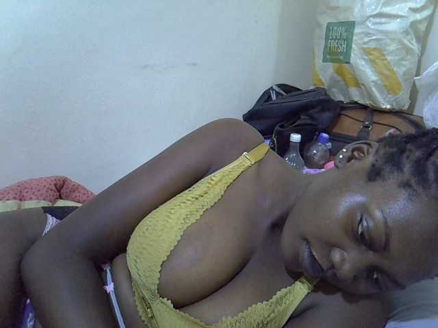 juicy-bella