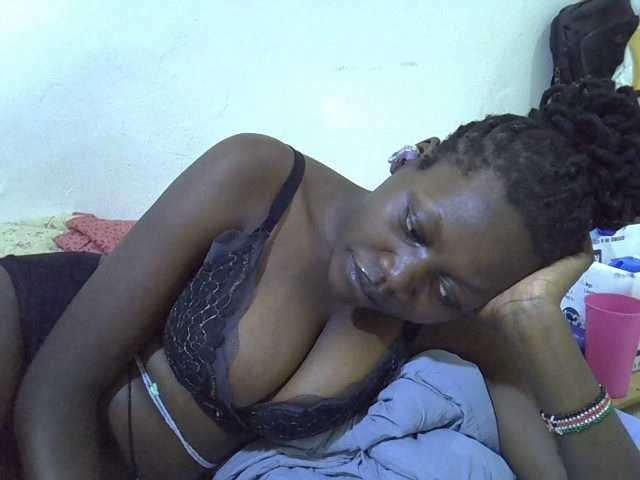 juicy-bella