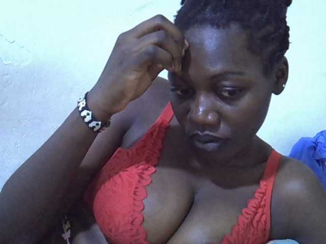 juicy-bella