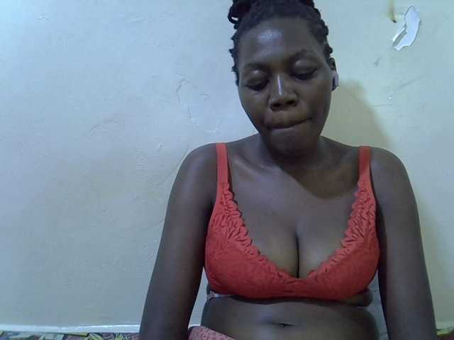 juicy-bella