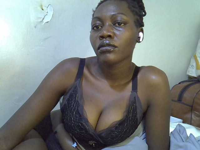 juicy-bella