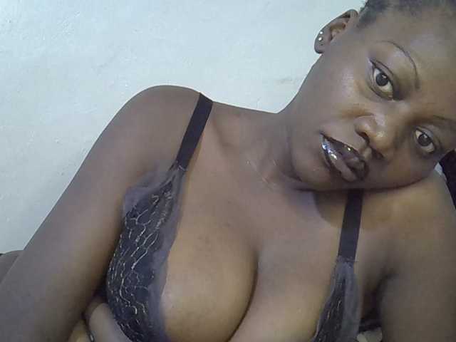 juicy-bella