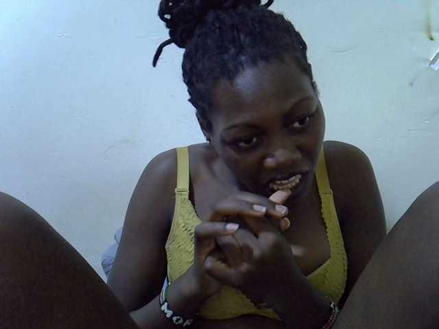 juicy-bella