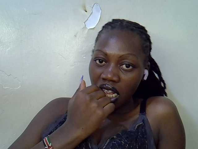 juicy-bella