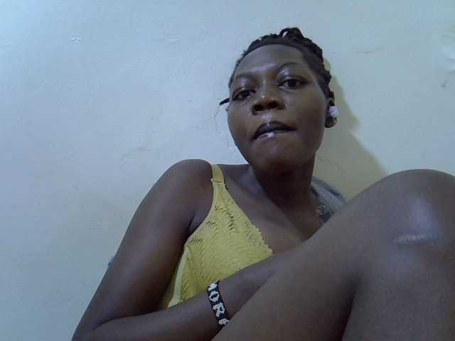 juicy-bella