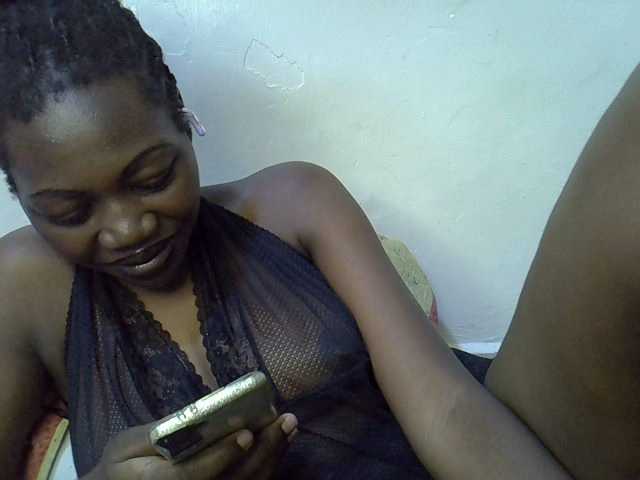 juicy-bella