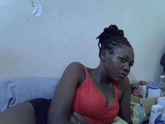 juicy-bella