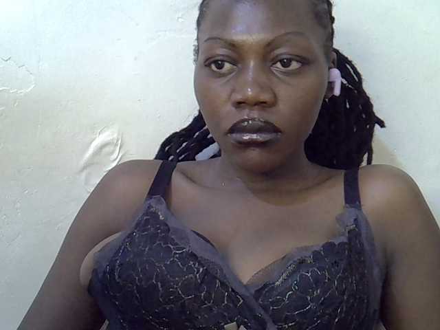 juicy-bella